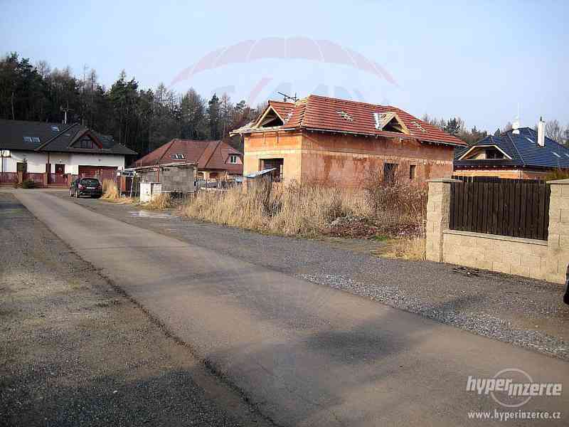 pěkný pozemek v blízkosti Klánovického lesa 713 m2 Úvaly - foto 5