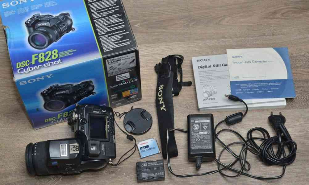 SONY Cyber-Shot DSC-F828 *Prof.*8Mpix *7x Opt.Zoom - foto 3