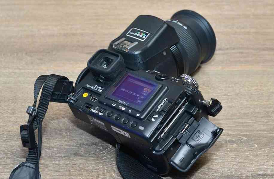 SONY Cyber-Shot DSC-F828 *Prof.*8Mpix *7x Opt.Zoom - foto 8