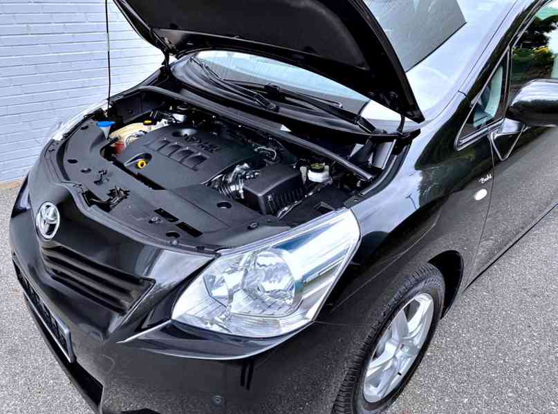 Toyota Verso 1.8i 7míst benzín 108kw - foto 11
