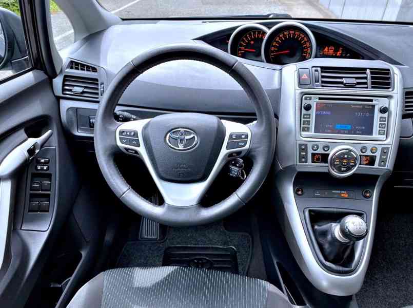 Toyota Verso 1.8i 7míst benzín 108kw - foto 6