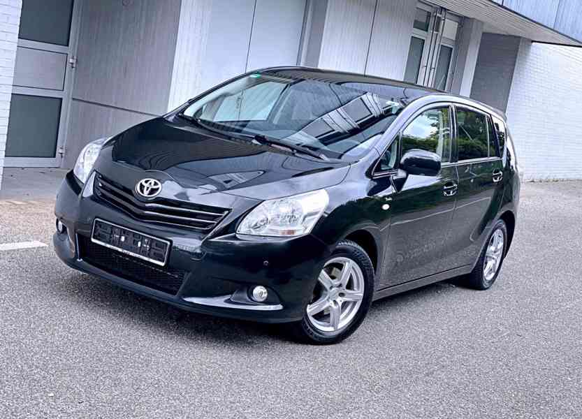 Toyota Verso 1.8i 7míst benzín 108kw - foto 1