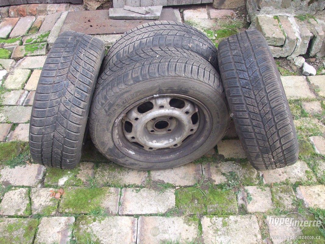 Prodám použité zimní pneu + disky 175/65 R14 Barum Polaris - foto 1