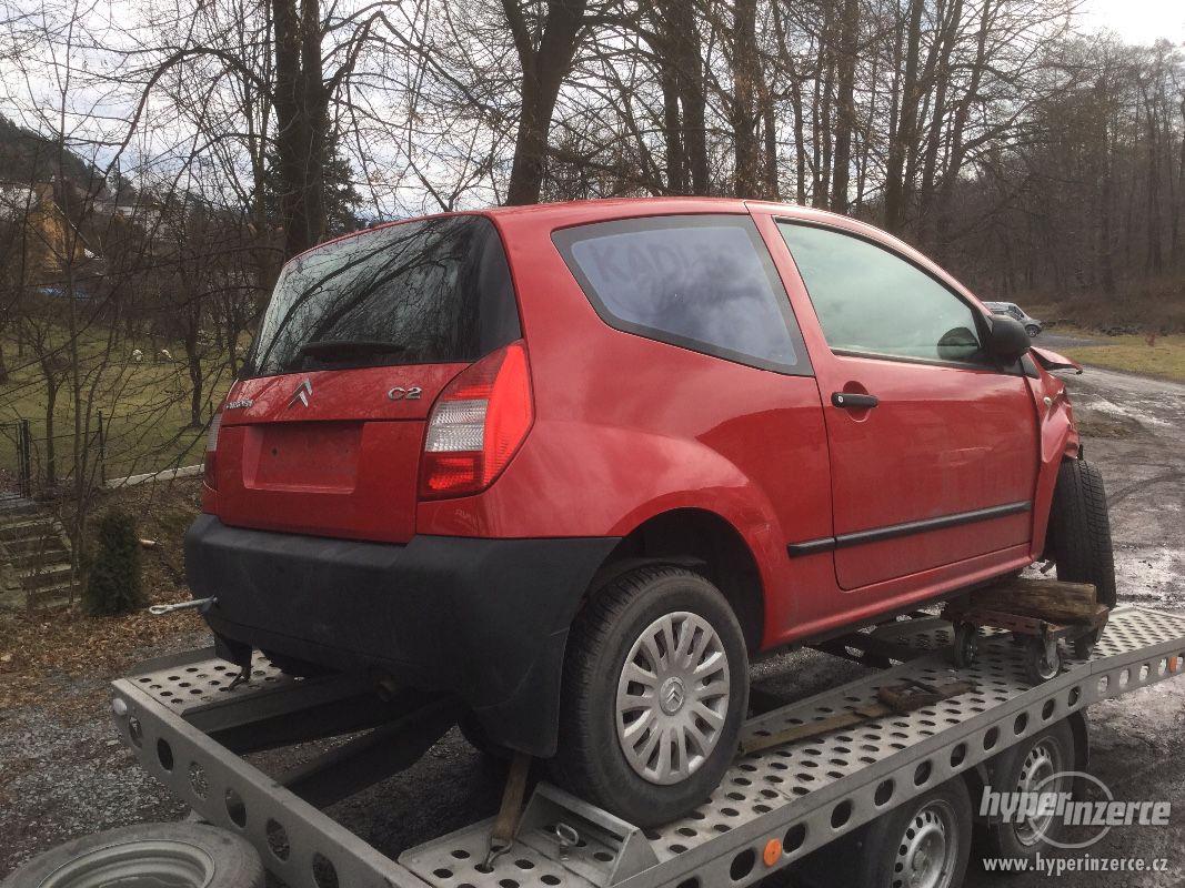 Citroen C2 1,1i - prodej dílů. - foto 1