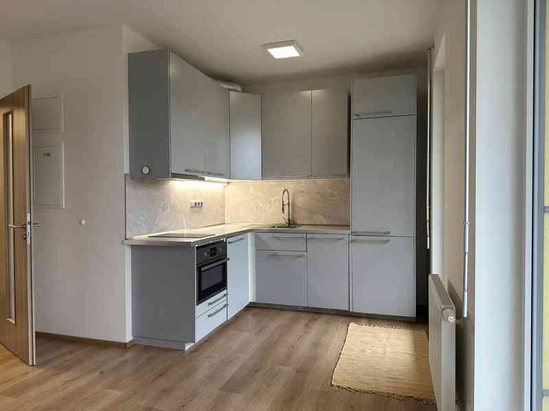 Pronájem bytu 1+kk 28 m²