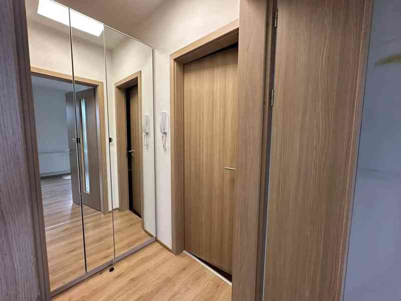 Pronájem bytu 1+kk 28 m² - foto 9