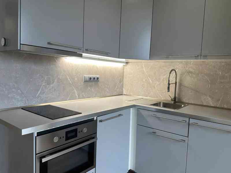 Pronájem bytu 1+kk 28 m² - foto 2