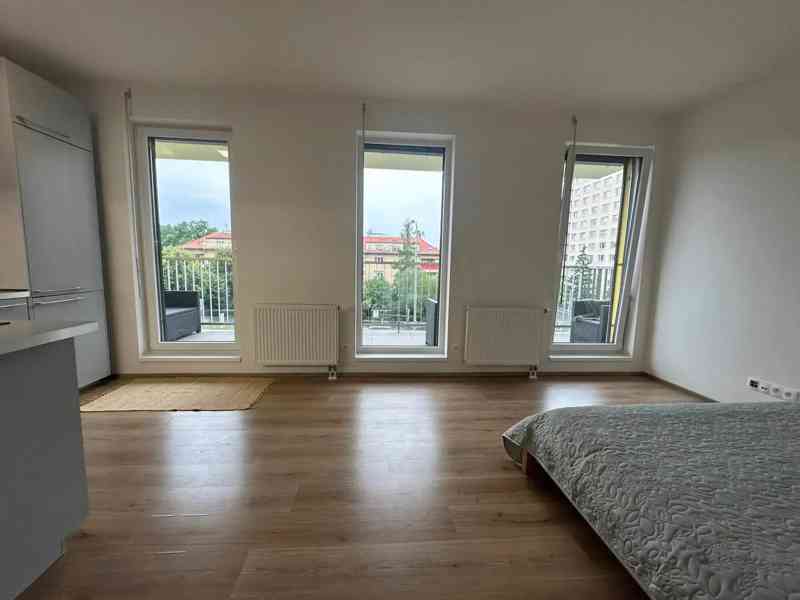 Pronájem bytu 1+kk 28 m² - foto 4