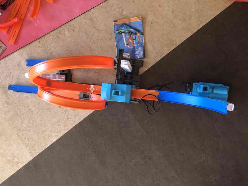 HotWheels  Závodní dráha - foto 3