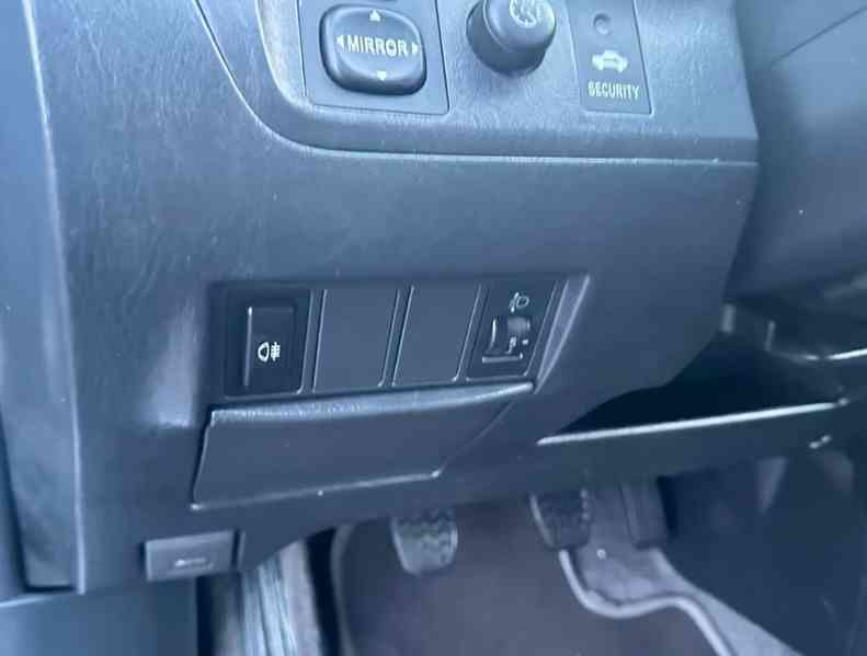 Toyota RAV 4 2.0i Sol 4x4 benzín 110kw - foto 30