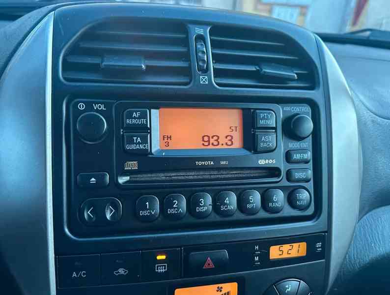 Toyota RAV 4 2.0i Sol 4x4 benzín 110kw - foto 25