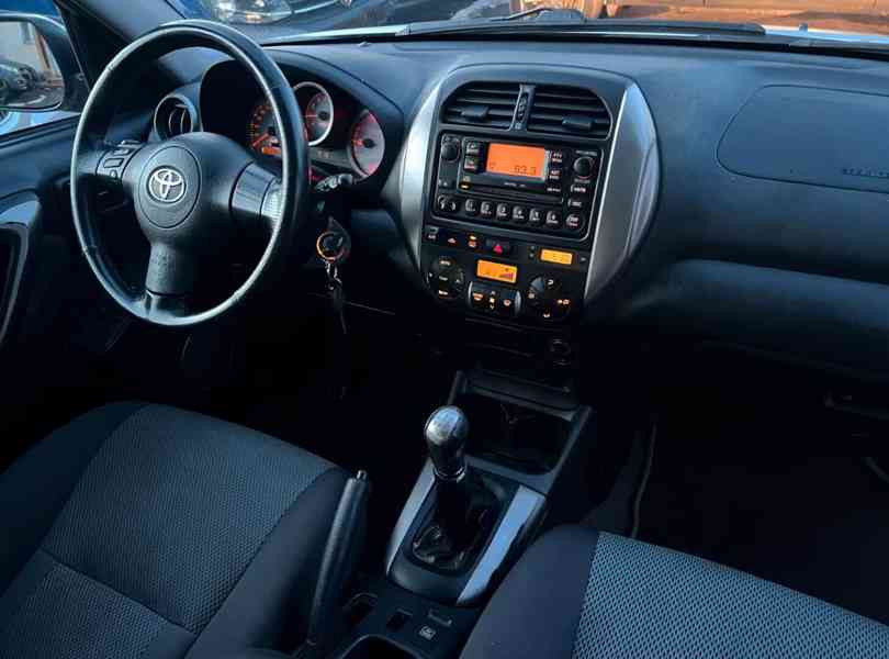 Toyota RAV 4 2.0i Sol 4x4 benzín 110kw - foto 24