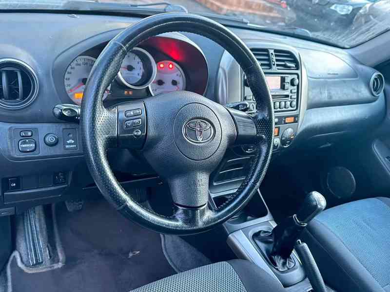 Toyota RAV 4 2.0i Sol 4x4 benzín 110kw - foto 22