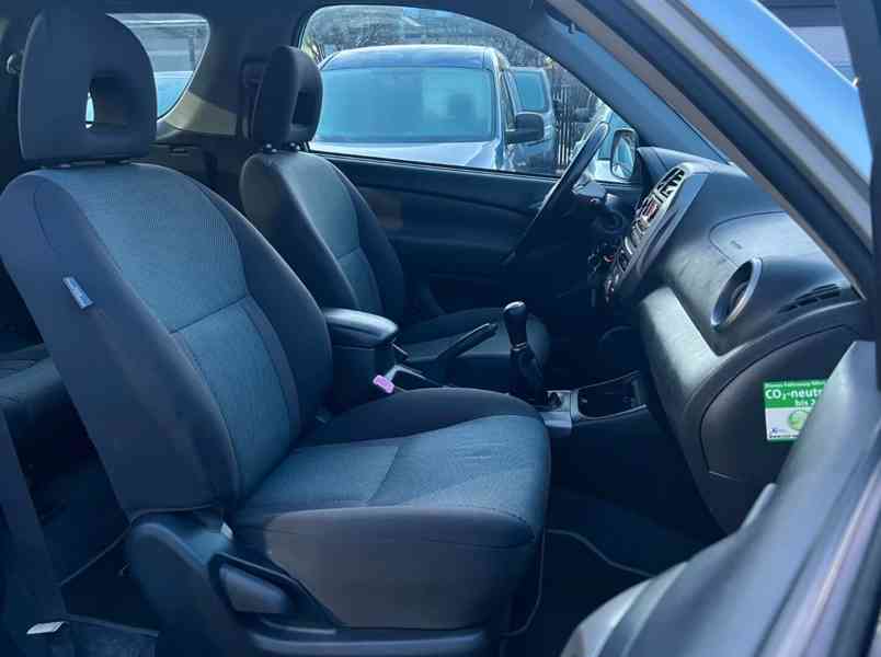 Toyota RAV 4 2.0i Sol 4x4 benzín 110kw - foto 19