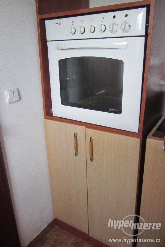 Luxusní kuchyňská linka s barem - foto 8