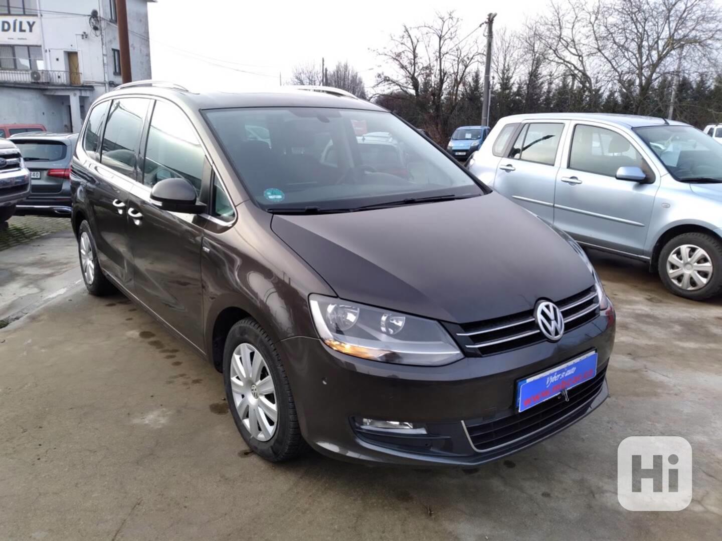 VOLKSWAGEN SHARAN 2.0 TDI DSG PANORAMA 7 MÍST SERVISKA - foto 1