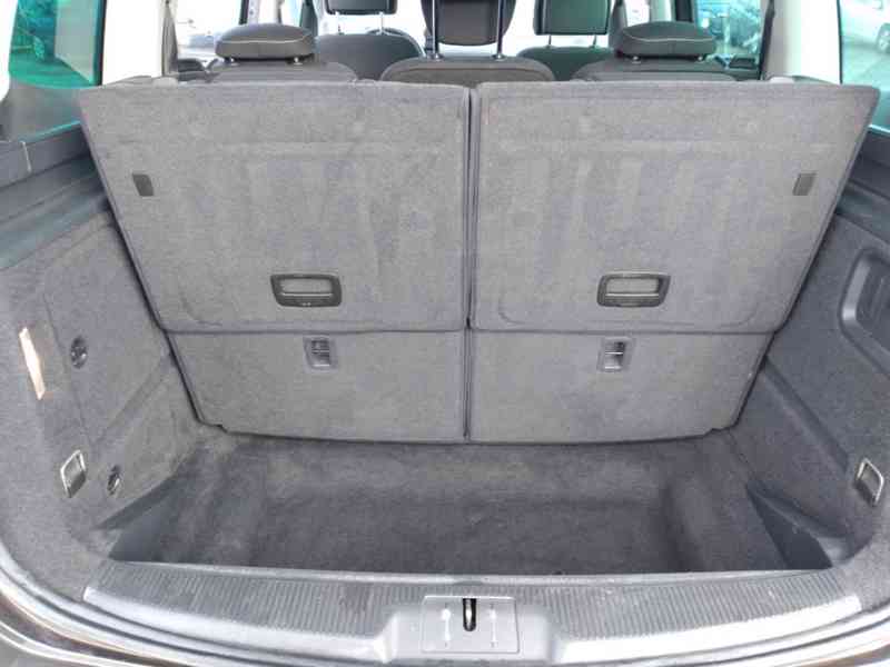 VOLKSWAGEN SHARAN 2.0 TDI DSG PANORAMA 7 MÍST SERVISKA - foto 19