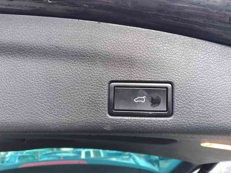 VOLKSWAGEN SHARAN 2.0 TDI DSG PANORAMA 7 MÍST SERVISKA - foto 42