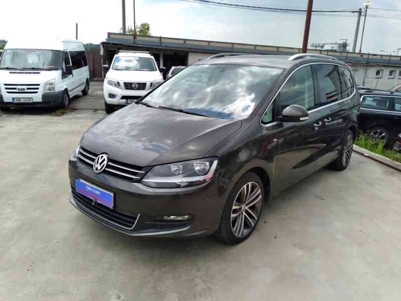 VOLKSWAGEN SHARAN 2.0 TDI DSG PANORAMA 7 MÍST SERVISKA - foto 3