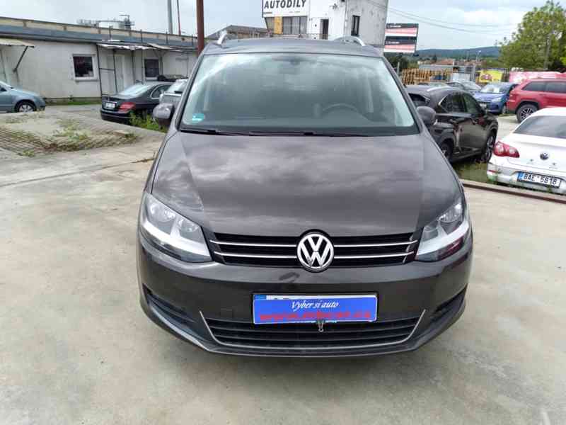 VOLKSWAGEN SHARAN 2.0 TDI DSG PANORAMA 7 MÍST SERVISKA - foto 2
