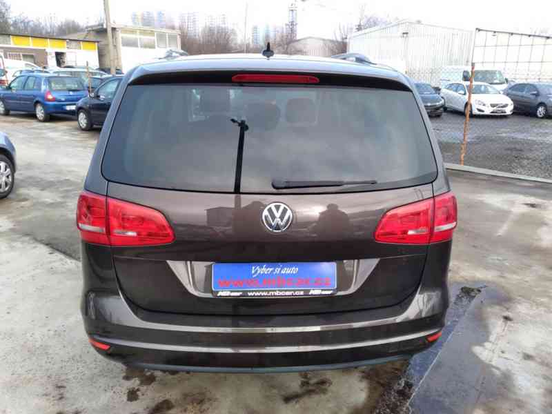 VOLKSWAGEN SHARAN 2.0 TDI DSG PANORAMA 7 MÍST SERVISKA - foto 7