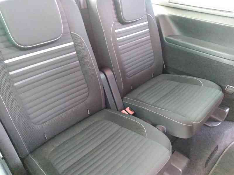 VOLKSWAGEN SHARAN 2.0 TDI DSG PANORAMA 7 MÍST SERVISKA - foto 18