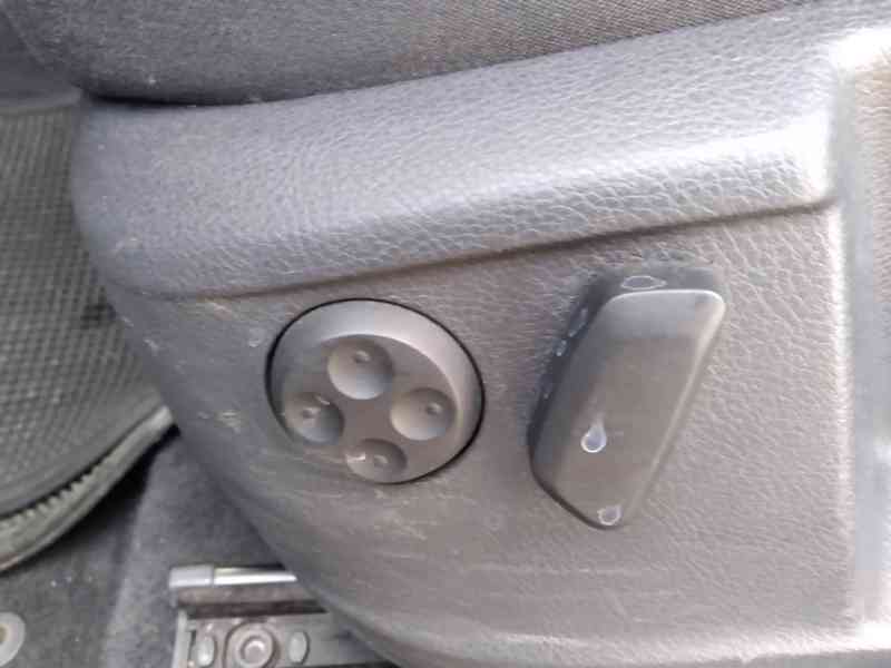 VOLKSWAGEN SHARAN 2.0 TDI DSG PANORAMA 7 MÍST SERVISKA - foto 21