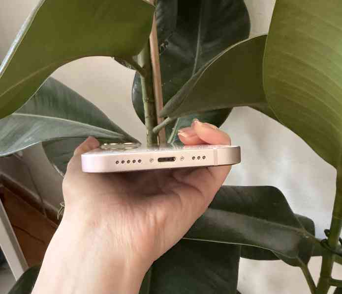 iPhone 13, růžová, kapacita baterie 100% - foto 3