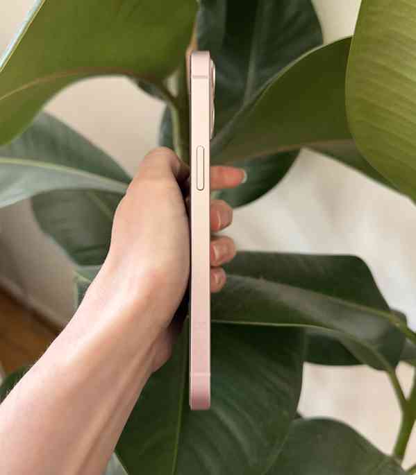 iPhone 13, růžová, kapacita baterie 100% - foto 2