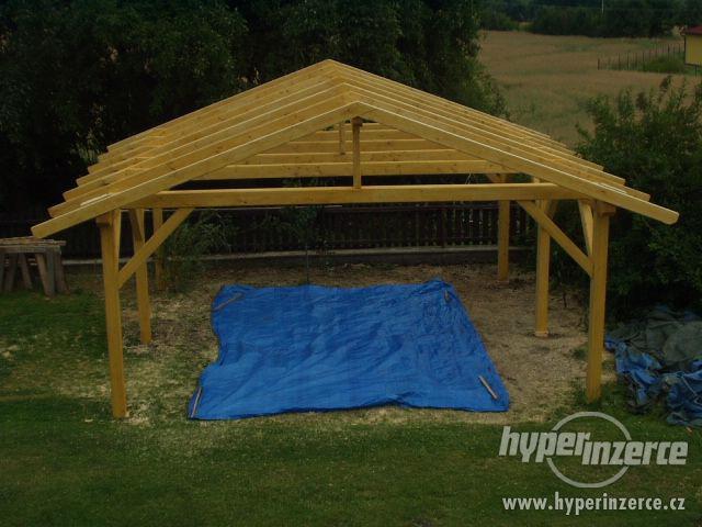 Dřevěný přístřešek/Dvougaráž - foto 2