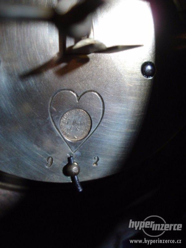 Krbové, bronzové hodiny s originál svícny-2 ksTOP STAV - foto 8