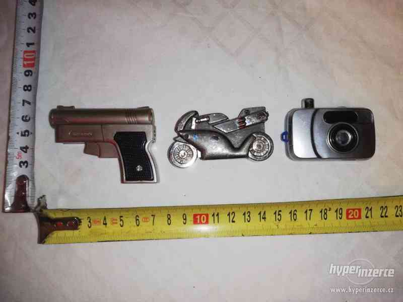 Zapalovače - pistolka, motorka a fotoaparát - 3 ks - foto 1