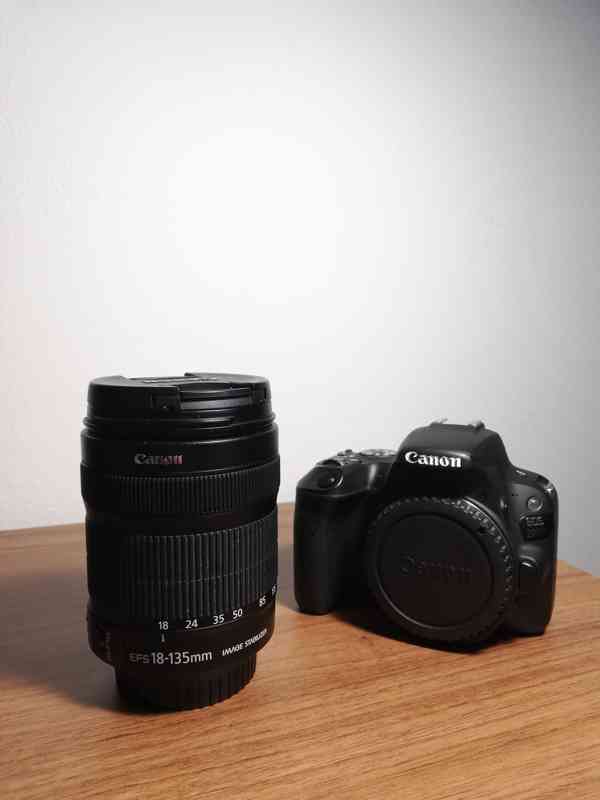Canon EOS 200D + 18-135 mm IS STM černý