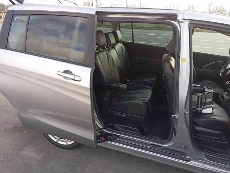 Mazda 5 2,0   DISI 7MÍST TEMPOM - foto 11