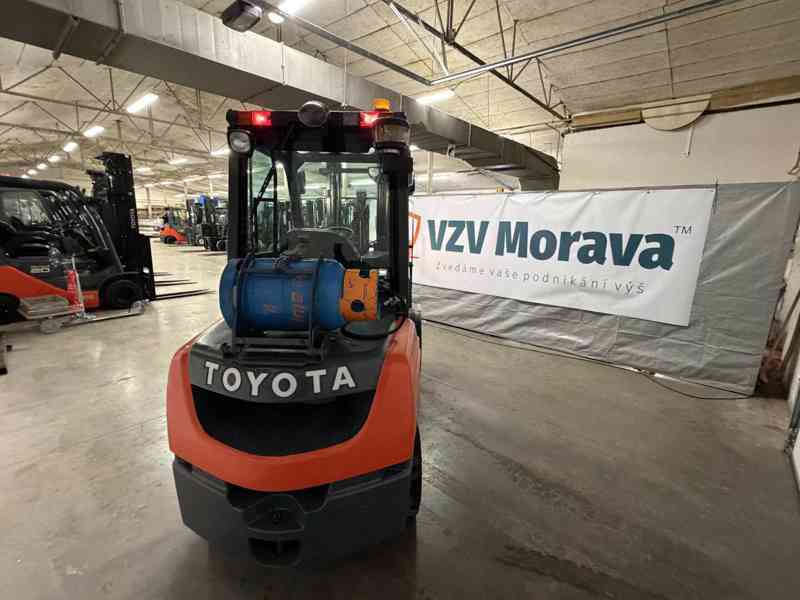 Vysokozdvižný vozík Toyota 06-8FGJ35F - foto 4