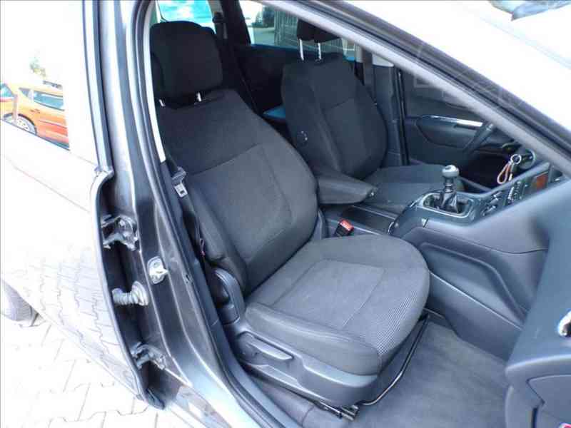 Peugeot 5008 1,6 i Turbo TAŽNÉ ZAŘÍZENÍ - foto 15