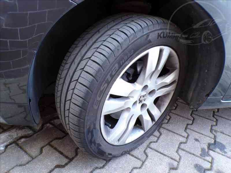 Peugeot 5008 1,6 i Turbo TAŽNÉ ZAŘÍZENÍ - foto 17