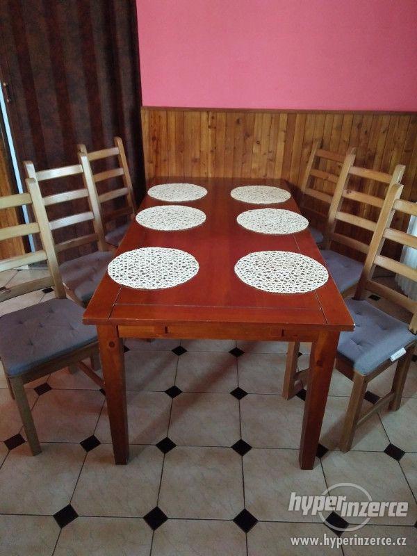 Kuchyňský stůl a šest židlí - foto 3