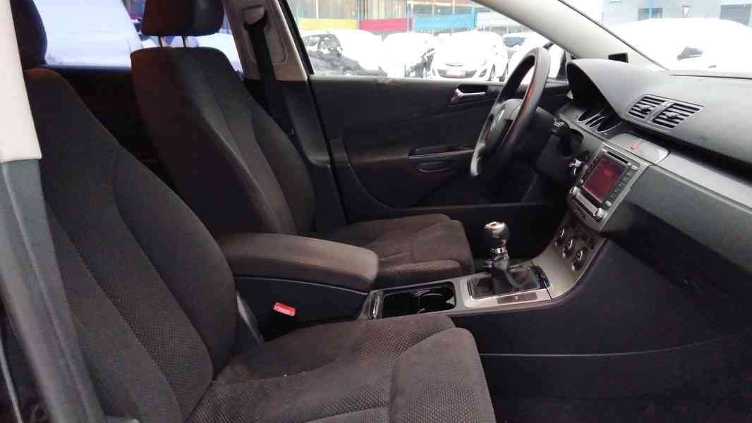 VOLKSWAGEN Passat Variant 1,9TDI Comfortline 77kw - foto 11