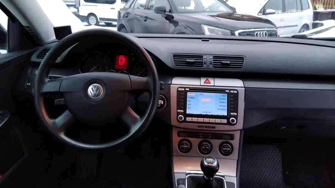 VOLKSWAGEN Passat Variant 1,9TDI Comfortline 77kw - foto 14