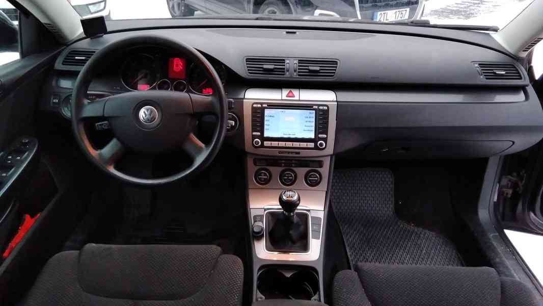 VOLKSWAGEN Passat Variant 1,9TDI Comfortline 77kw - foto 13