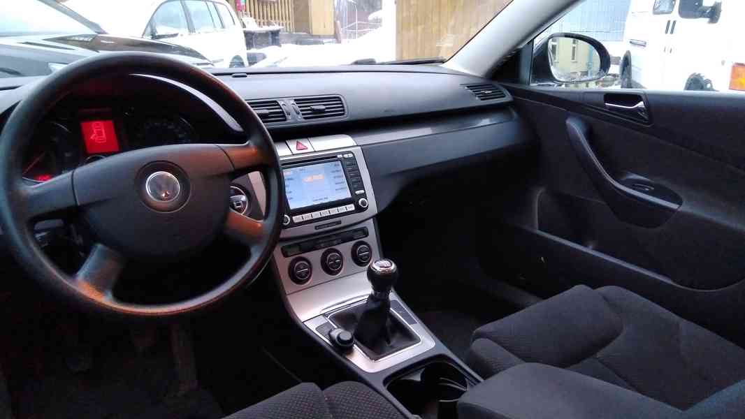 VOLKSWAGEN Passat Variant 1,9TDI Comfortline 77kw - foto 17