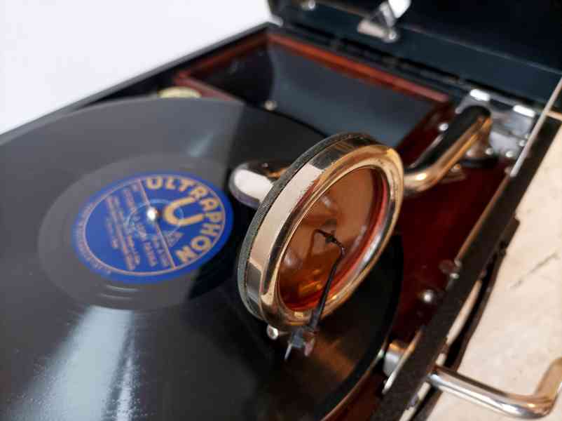 Starožitné gramofony na kličku, šelakové gramodesky, jehly - foto 5