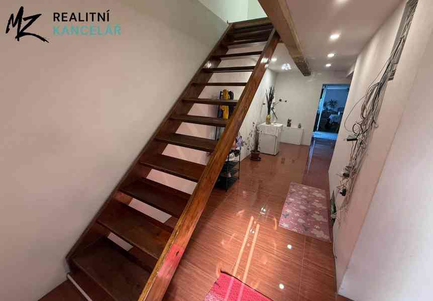 Pronájem rodinného domu 260 m², pozemek 502 m² - foto 2