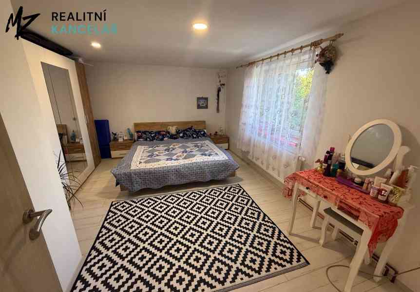 Pronájem rodinného domu 260 m², pozemek 502 m² - foto 15