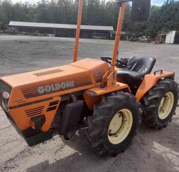 Traktor Goldoni 245 - foto 1