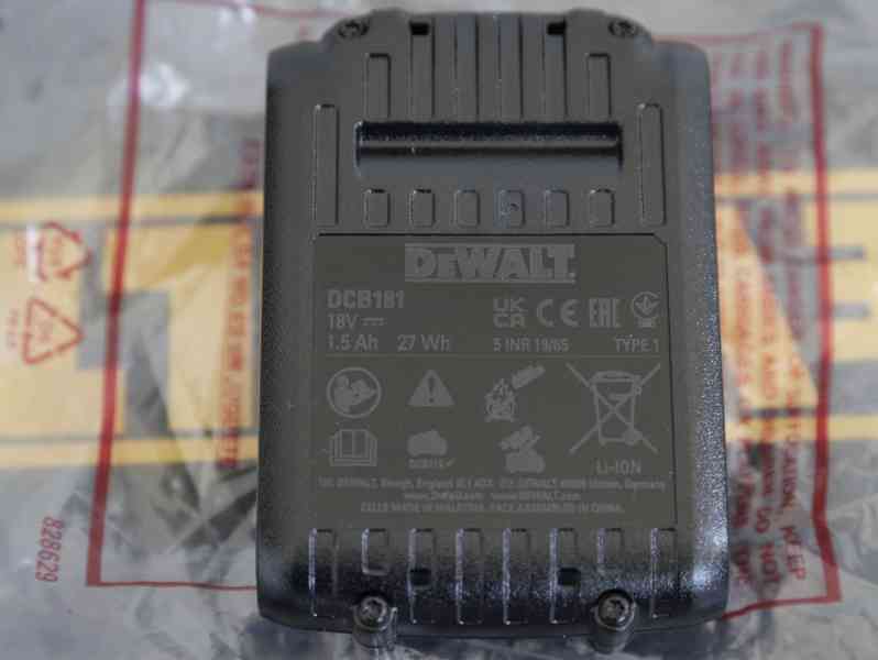 DeWalt 18V 1,5 Ah XR Li-Ion DCB181 baterie-NOVÁ - foto 2