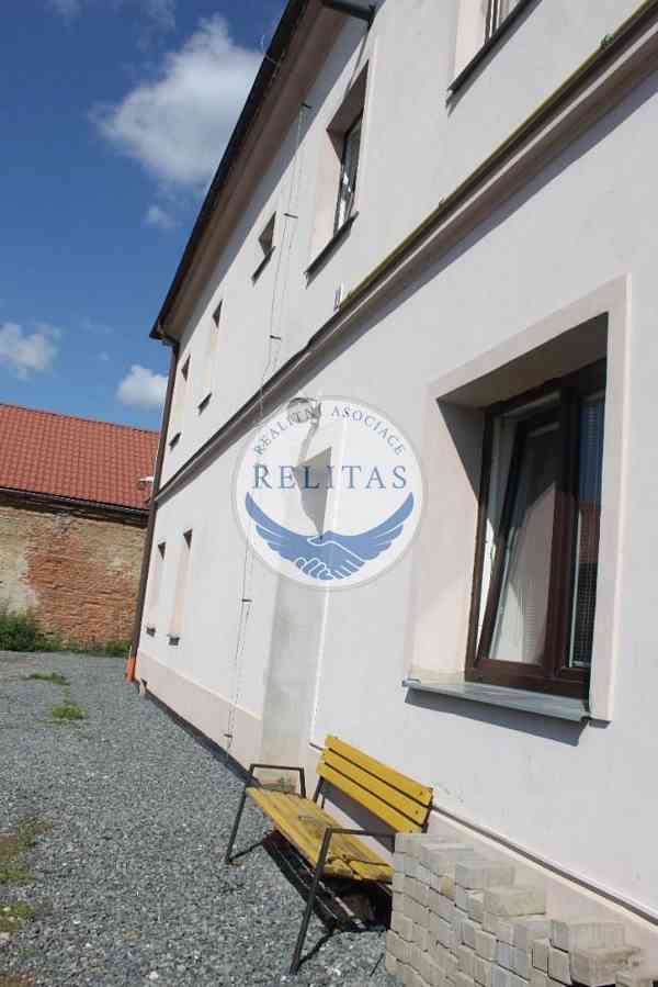 Prodej vícegeneračního domu 400 m², 4 byty, Lužec nad Vltavou - foto 3