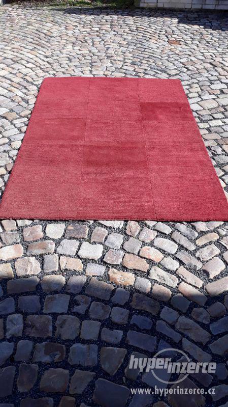 Červený koberec IKEA HELLUM 170x140cm, 500.801.84. - foto 1