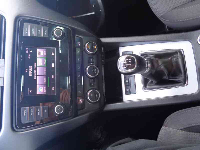 ŠKODA Octavia 1.4 TSi Elegance - Combi. - foto 12